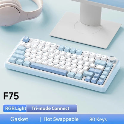 Teclado mecánico gamer inalámbrico RGB, formato compacto y tres modos de conexión